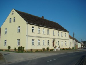 Moschee und Haupthaus